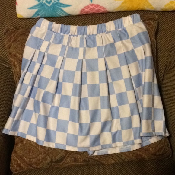 Skirt - Picture 3 of 3